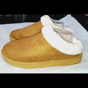 NEW Fur Lined Uggie-Style Slipper Shoes Womens Size 9.5